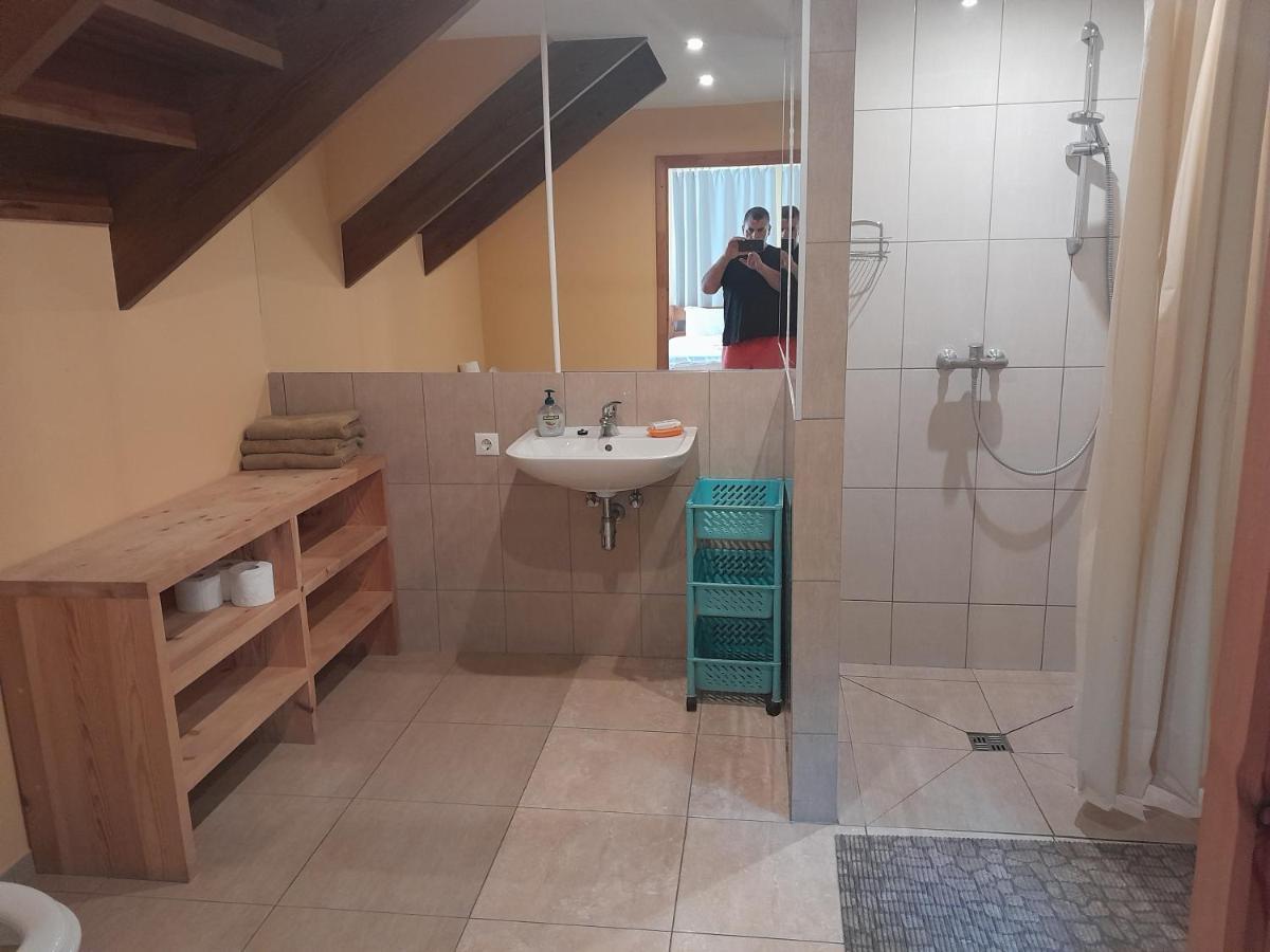 Guest House Vilcini Bernati Bagian luar foto