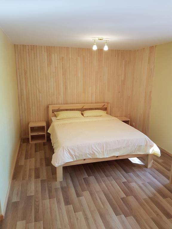 Guest House Vilcini Bernati Bagian luar foto